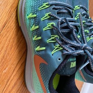 Ombre green Nike light weight running shoes size 7